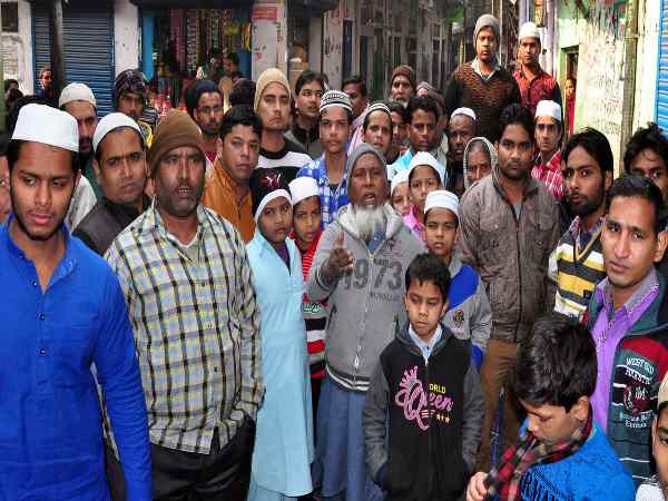 woamn dies during raid of electric department officers woamn dies during raid of electric department officers