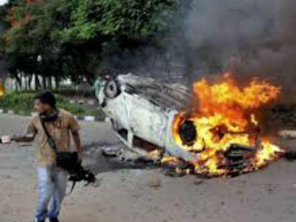 क्यों किसी को हिंदुत्व खतरे में लगता है?