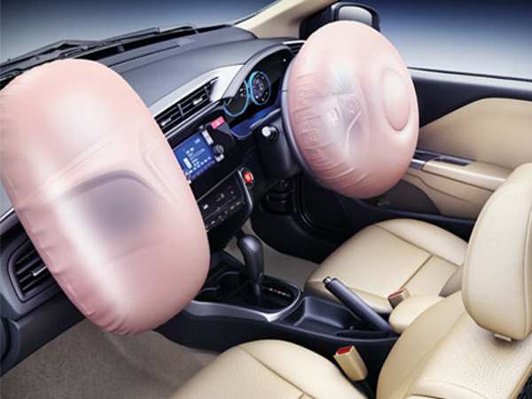 जनवरी में भी 41,580 कारों को बुलाया था वापस