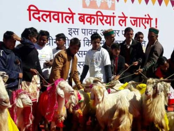 कृषि मंत्री से मुख्य अतिथि का अनुरोध किया गया कृषि मंत्री से मुख्य अतिथि का अनुरोध किया गया