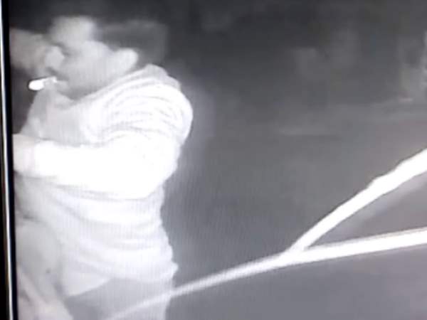 चोर हुआ सीसीटीवी में कैद