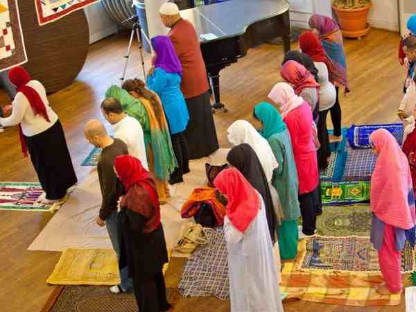 कट्टरपंथियों की आंख में चुभती रही हैं जमीदा