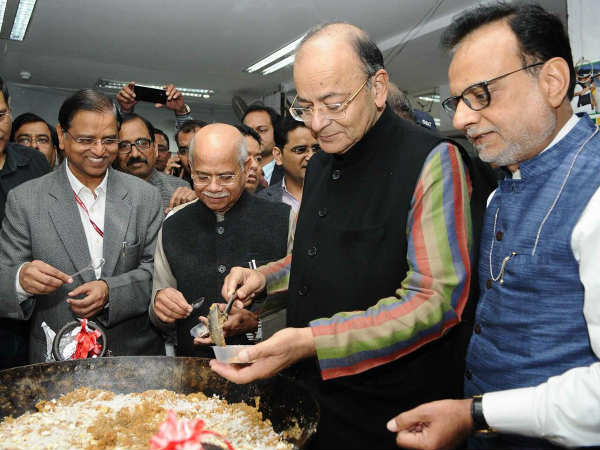 जीडीपी की बजाए रोजगार पर ध्यान दें