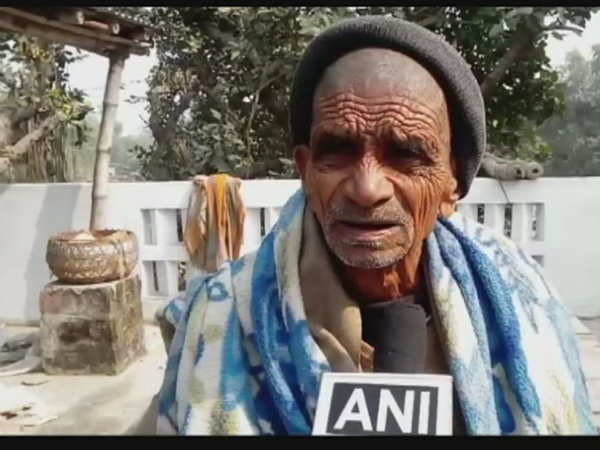 गरीबी की वजह से खाना शुरू किया