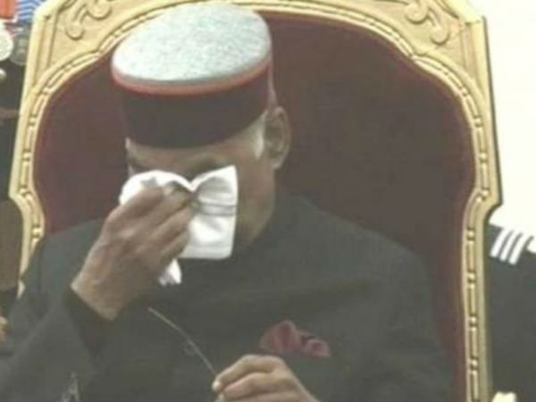 Republic Day Live: वीरता को सलाम करते भावुक हो गए राष्ट्रपति