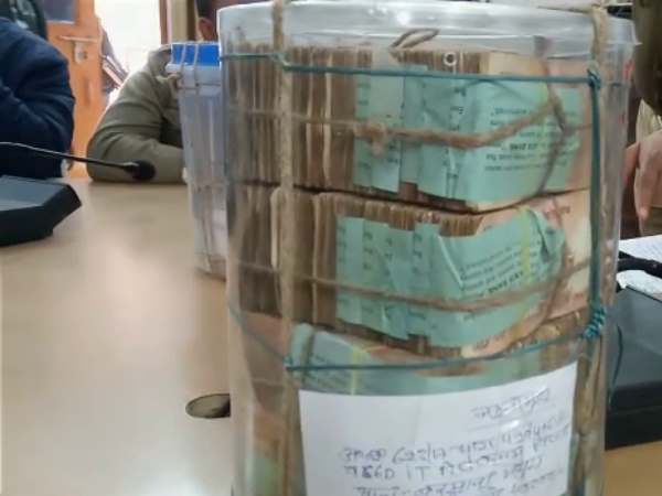 Fraud with call asking bank account number and pin in Mathura, Uttar Pradesh Fraud with call asking bank account number and pin in Mathura, Uttar Pradesh