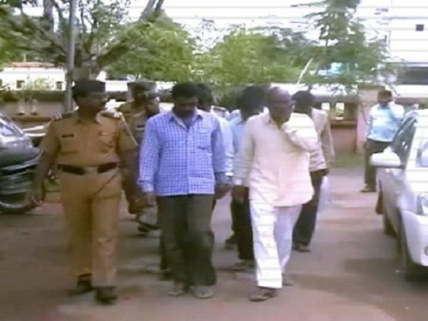 कॉलेज में पढ़ने वाली उच्च जाति की लड़की से प्यार हो गया था युवक को 