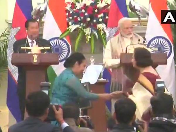 हैदराबाद हाउस में मिले दोनों देशों के प्रधानमंत्री