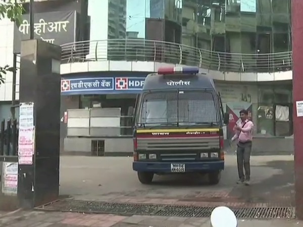 राजधानी दिल्ली में थिएटरों के बाहर रैपिड एक्शन फोर्स की तैनाती की गई