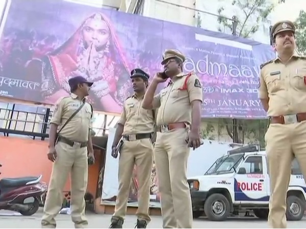 लाइव अपडेट