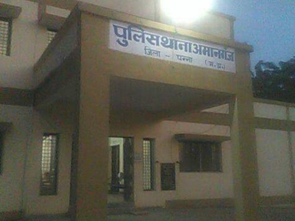 अपहरण के बाद पुलिस को वाहन और वर्दी लौटाई