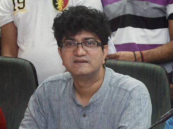 प्रसून जोशी का बड़ा फैसला प्रसून जोशी का बड़ा फैसला