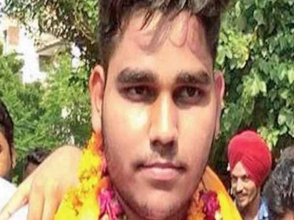 मोतीलाल नेहरू कालेज के छात्र हैं उमाशंकर