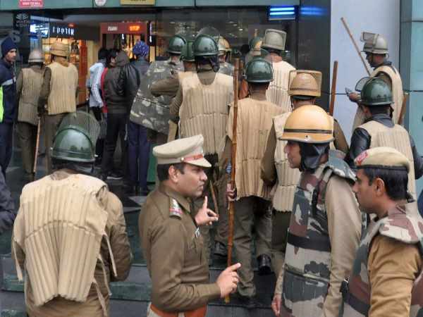 पुलिस को ऐसे लगी इस रैकेट की भनक