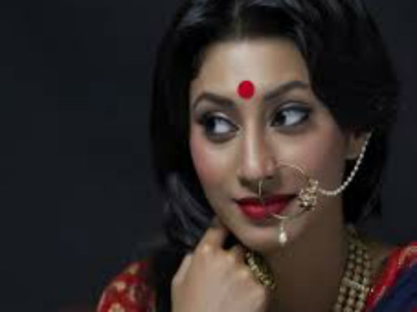 झाड़ू को कभी भी पांव में न लगायें... 