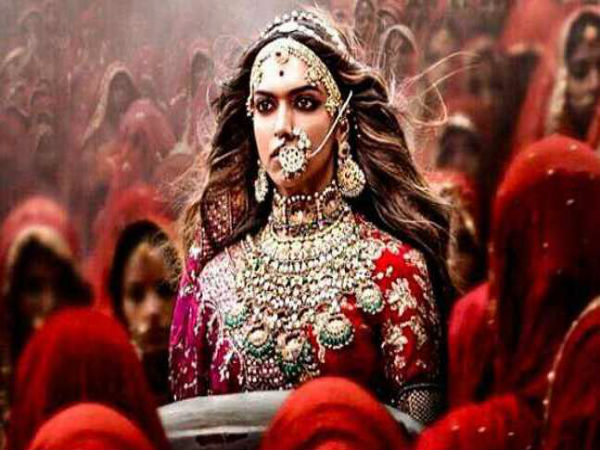 करणी सेना के विरोध के बावजूद 25 जनवरी को संजय लीला भंसाली की फिल्म पद्मावत रिलीज हुई है