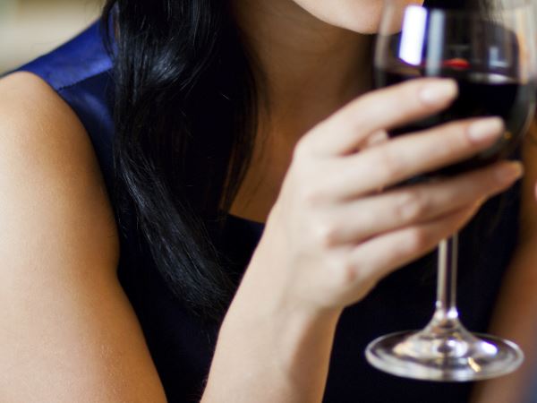 टोकने पर भड़की शिक्षिका टोकने पर भड़की शिक्षिका