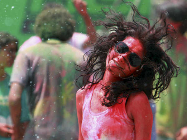 होली पर आप कुछ असरदार टोटके आजमाइये होली पर आप कुछ असरदार टोटके आजमाइये