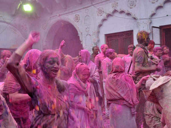 गुलाबी