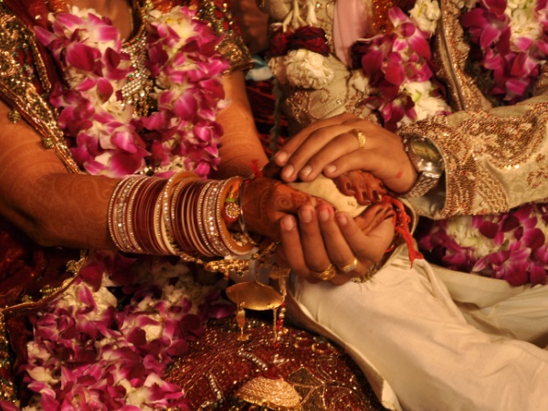 वर्जिनिटी टेस्ट में फेल होने पर कहते हैं 'खोटा माल'