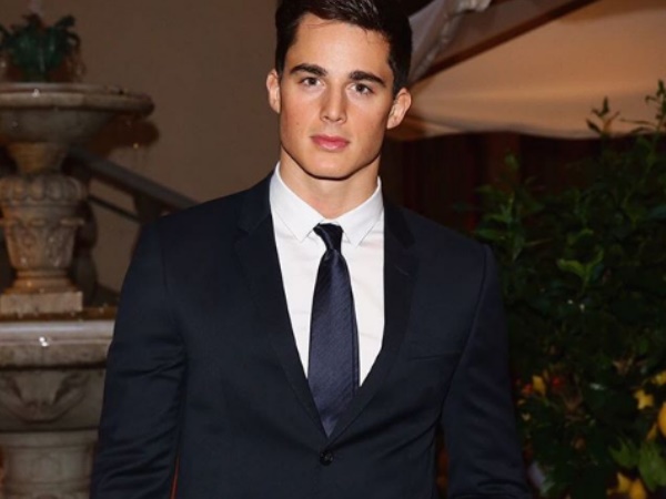 फोटो ने दिलाया दुनिया के सबसे सेक्सी मैथ टीचर का खिताब