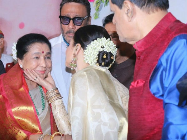 रेखा ने किया किस