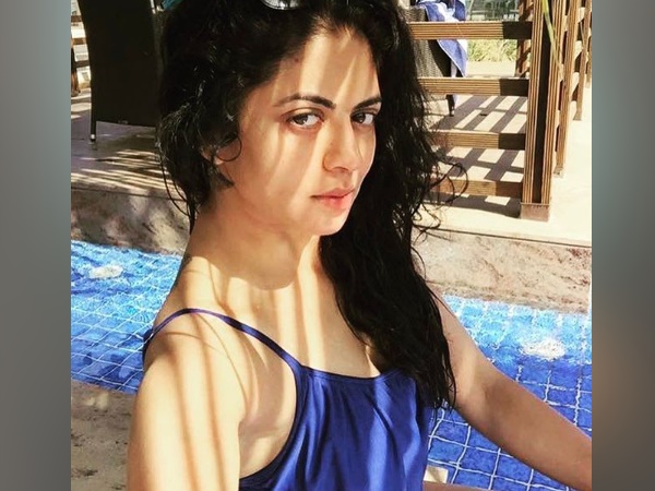 फैंस के लिए पोस्ट करती हैं तस्वीरें