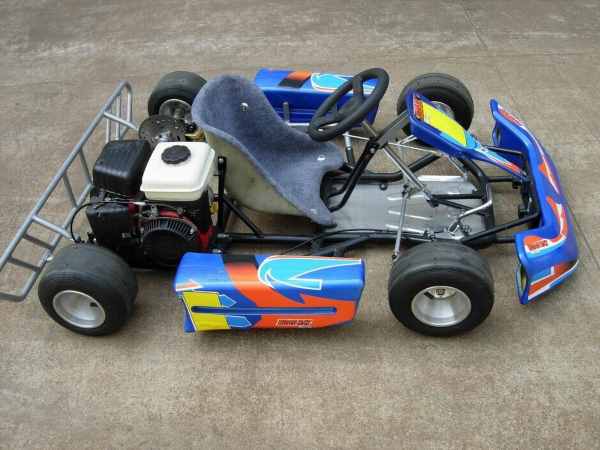 कार के पहिये में फंसे बाल