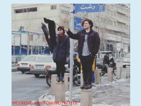 सोशल मीडिया पर 'The girls of Revolution Street' कैंपेन