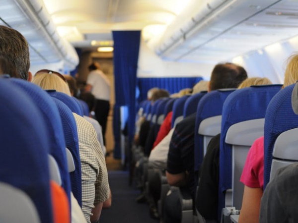 दुबई से एम्सटरडैम आ रही थी फ्लाइट दुबई से एम्सटरडैम आ रही थी फ्लाइट