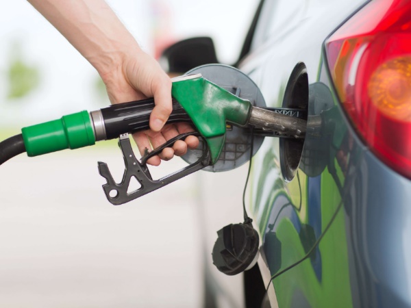 कीमत तीन दिन तक लगातार गिरी