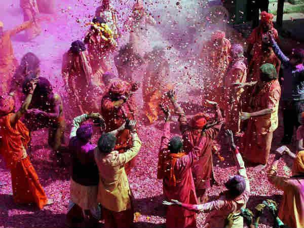  गर्भवती स्त्रियां पार न करें नदी-नाले