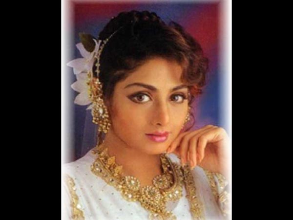 1996 में निर्देशक बोनी कपूर से शादी की 