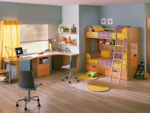 मंदिर, घड़ी उत्तर या पूर्व दिशा में रखें