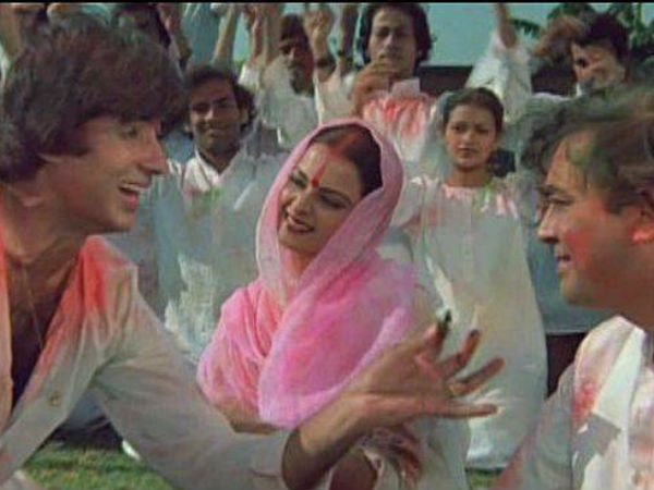 'रंग बरसे भीगे चुनरवाली' 'रंग बरसे भीगे चुनरवाली'