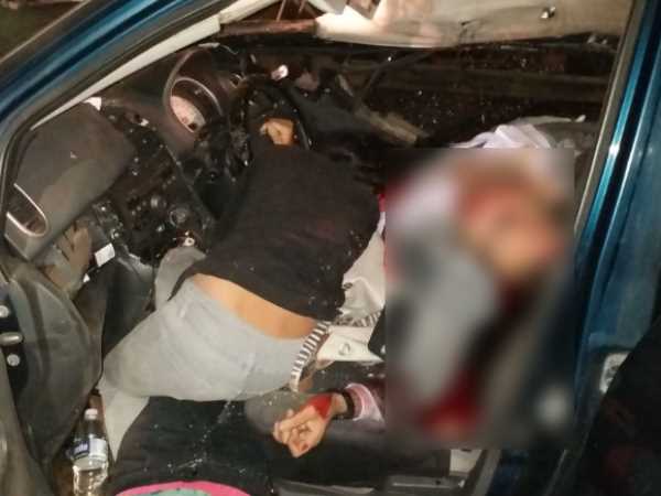 सभी लोनावला के एक होटल के कर्मचारी सभी लोनावला के एक होटल के कर्मचारी