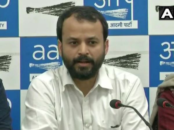 आरोप-प्रत्यारोप का आरोप जारी आरोप-प्रत्यारोप का आरोप जारी