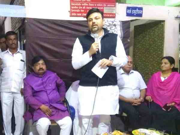 अलग विदर्भ की करते रहे हैं मांग अलग विदर्भ की करते रहे हैं मांग