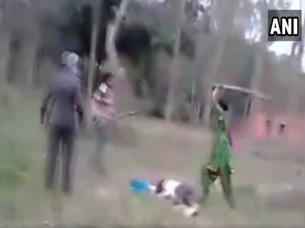 5 लोगों ने किया था महिला के पति पर हमला