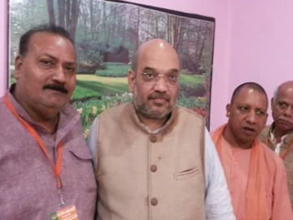 पहली बार मिला टिकट