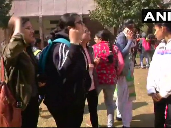 कॉलेज में भी यह बात सभी जानते हैं, लेकिन किसी ने शिक्षक के खिलाफ आवाज नहीं उठाई 