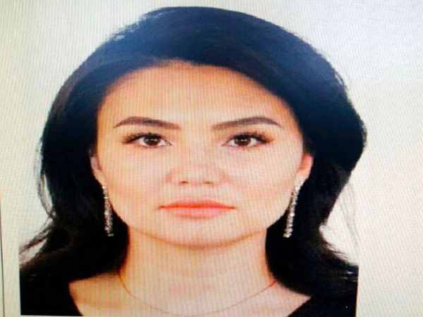 ब्वॉयफ्रेंड के हाथ-पैर बांध दिए ब्वॉयफ्रेंड के हाथ-पैर बांध दिए