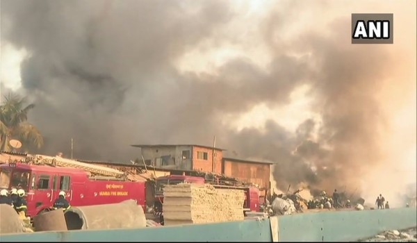 mumbai Fire breaks out in a shop near Maya Hotel in Mankhurd mumbai Fire breaks out in a shop near Maya Hotel in Mankhurd