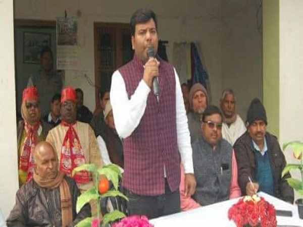 टिकट के पीछे जातीय समीकरण टिकट के पीछे जातीय समीकरण