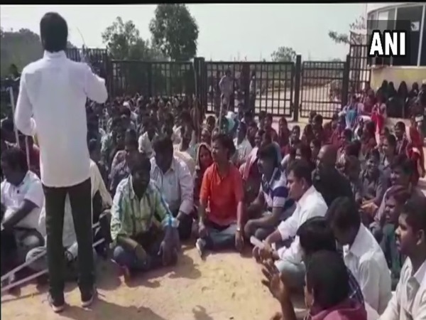 बीटेक ग्रैजुएट छात्रों ने खोली थी रीटेल फ्रेंचाइजी 