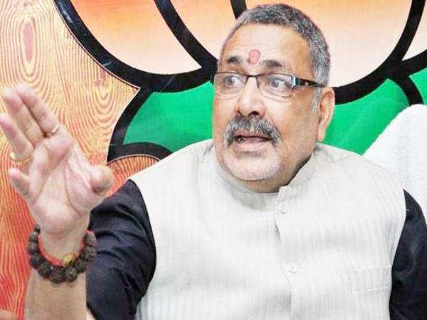 धोखाधड़ी, जालसाजी और जाति सूचक शब्दों के इस्तेमाल का मामला दर्ज