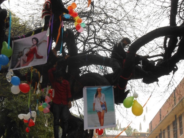 मिस्टर फ्रेशर वैलेंटाइन पूजा का पुजारी होता है