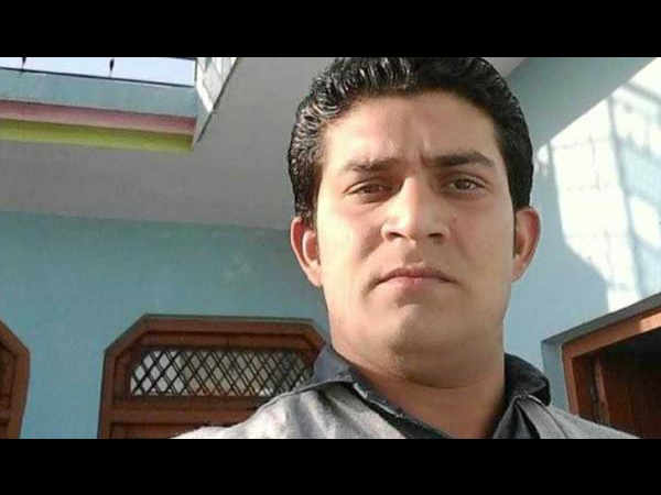 नोएडा में खाकी की खूनी दादागीरी: नशे में धुत दारोगा ने दो युवकों को मारी गोली, फर्जी एनआउंटर का आरोप नोएडा में खाकी की खूनी दादागीरी: नशे में धुत दारोगा ने दो युवकों को मारी गोली, फर्जी एनआउंटर का आरोप