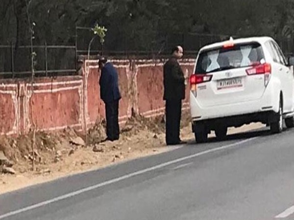  'सरकार को शर्मिंदा होना चाहिए'