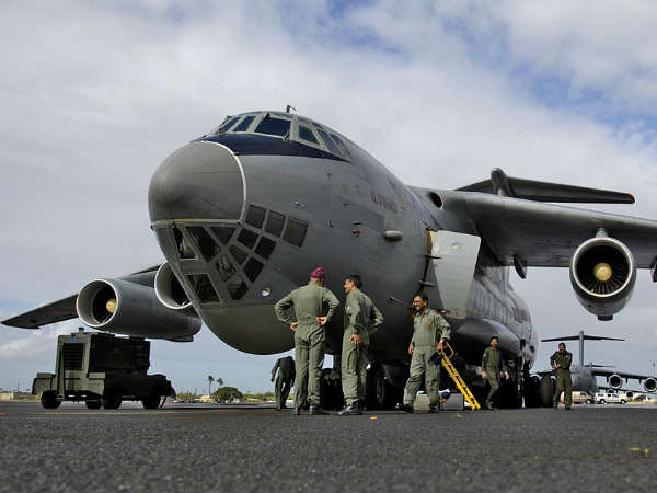 आगरा से रवाना पैराट्रूपर्स 